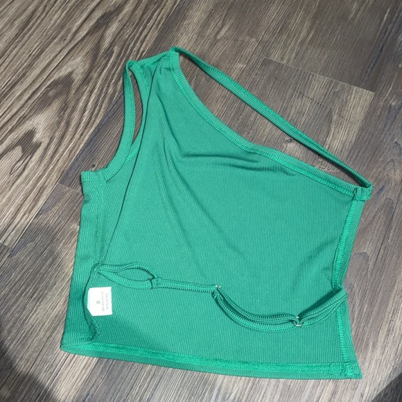 Green Amazon Top - Picture 2 of 3